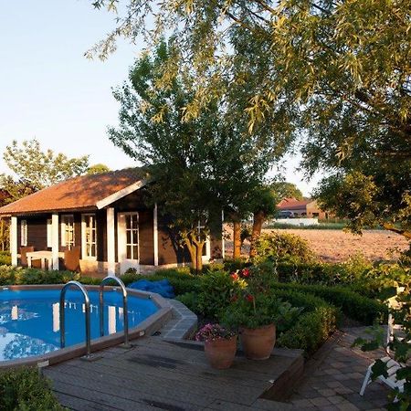 In D'Ouwe Vlaamse Schuur Bed and Breakfast Ossendrecht Εξωτερικό φωτογραφία